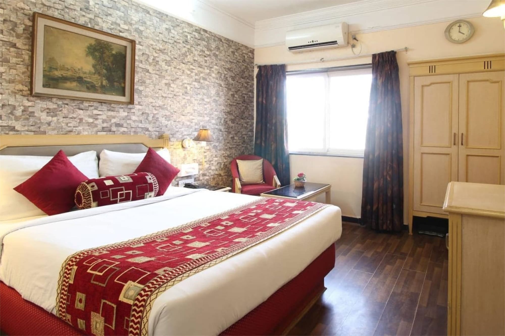 Hotel Sovereign Даман Екстериор снимка